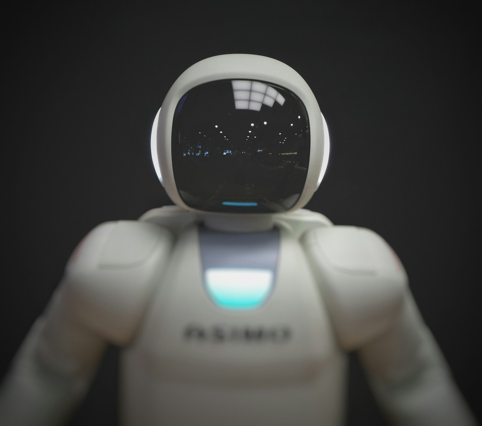 White robot wallpaper
