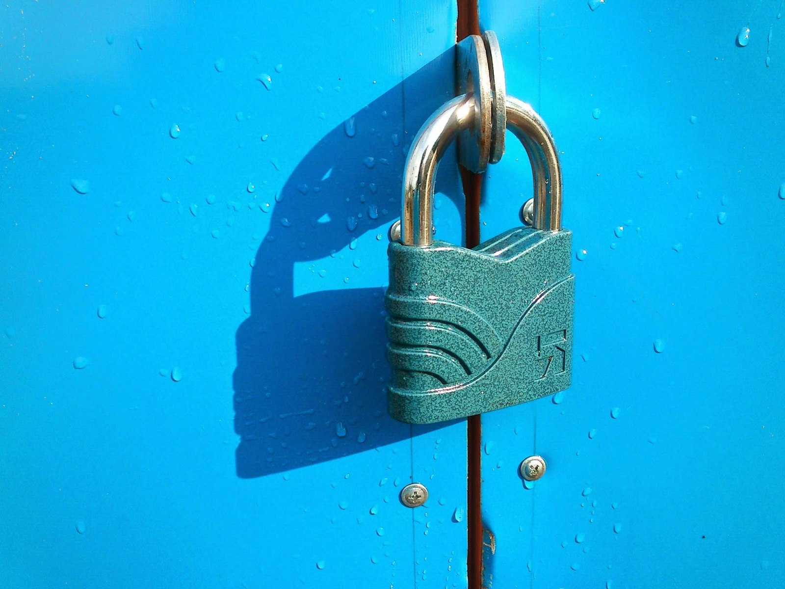 Blue padlock
