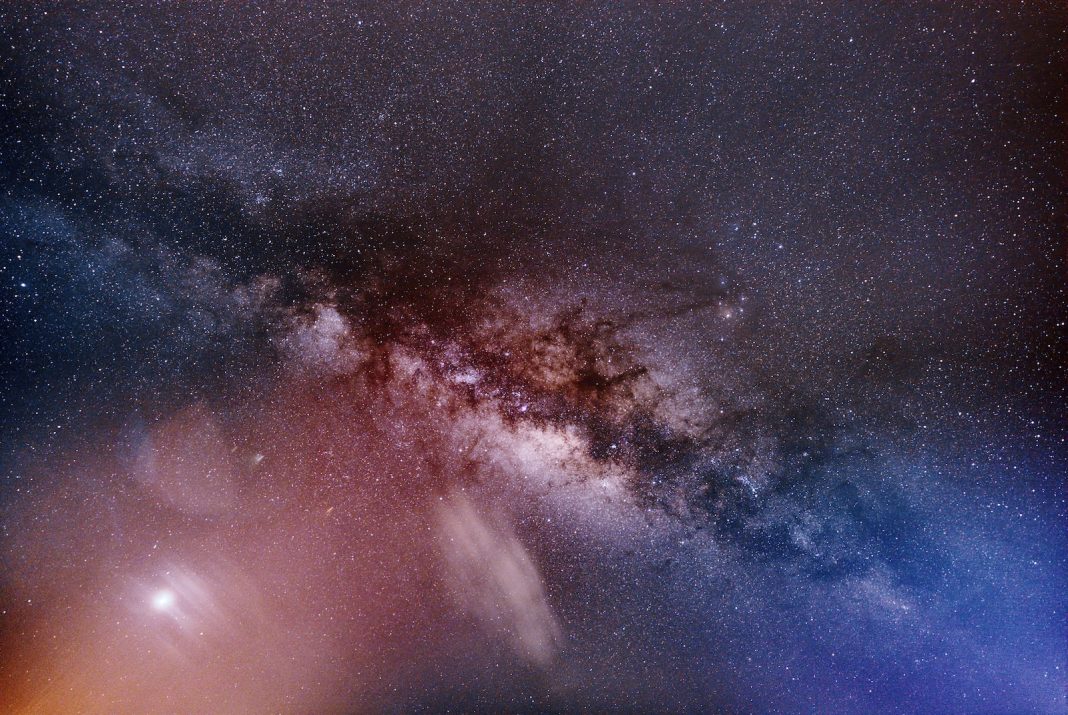 a night sky filled with lots of stars
